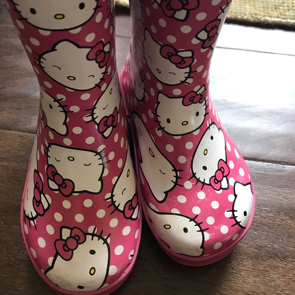 Hello Kitty Rain boots size 6/7